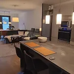 Ferienhaus Center Modern Retreat