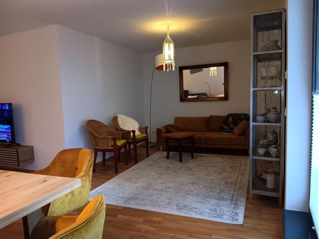 Center Modern Retreat